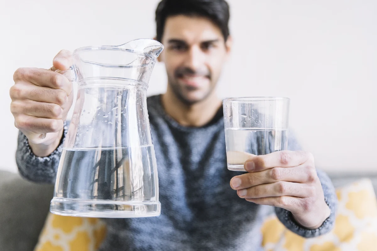 آب گرم بخوریم یا آب سرد؟ کدام برای بدن بهتر است؟