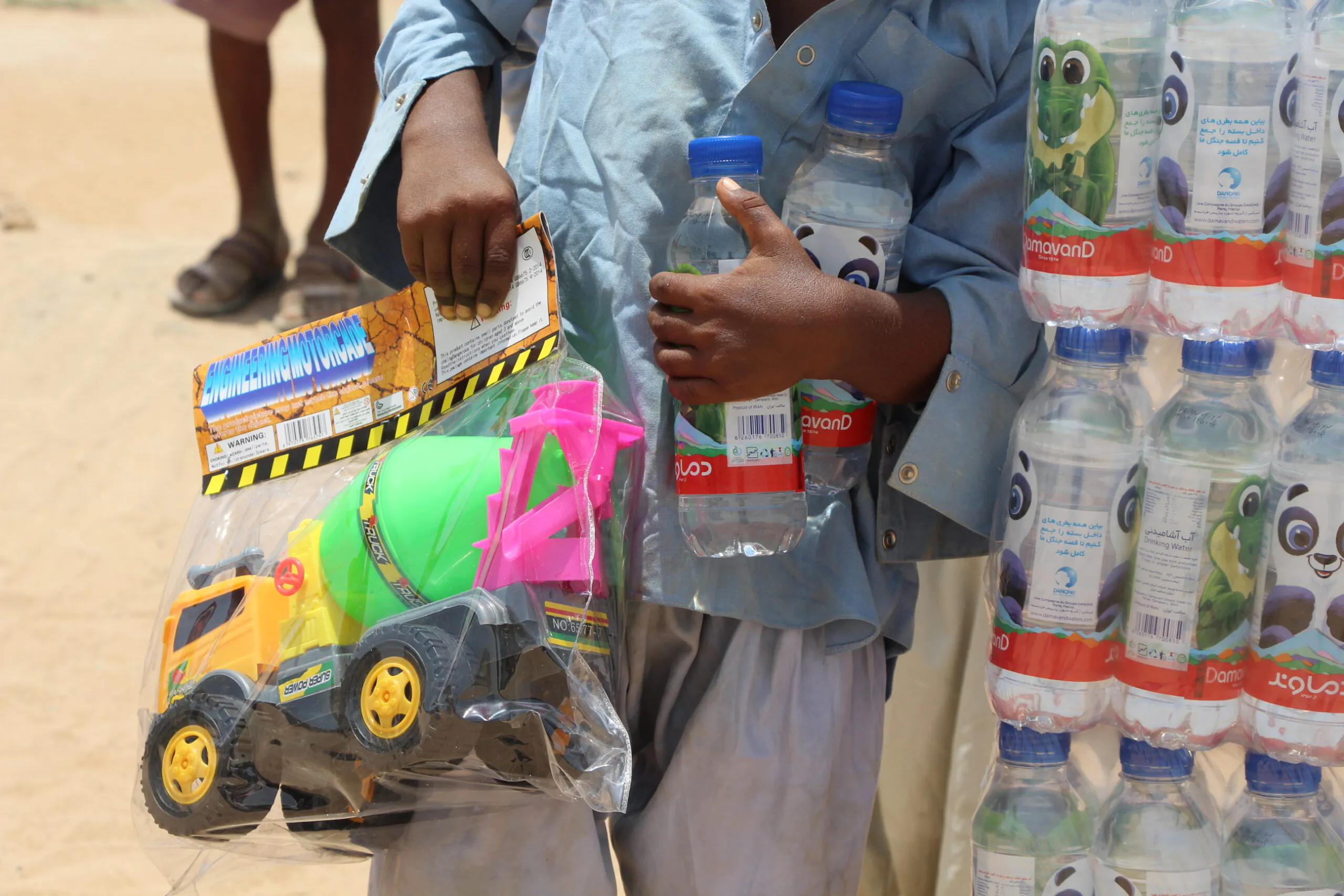 Bringing health to the children of Chabahar ارمغان سلامتی برای کودکان چابهار